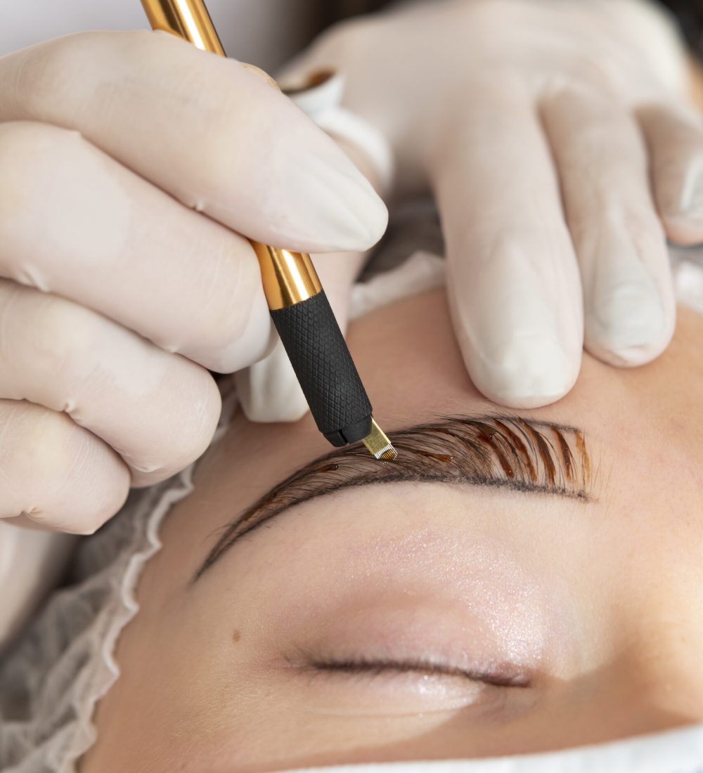 beautician-doing-microblading-procedure-client-s-eyebrows (2)